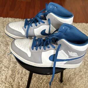 Nike Men's Air Jordan 1 Mid Navy & Gray sz 12.5